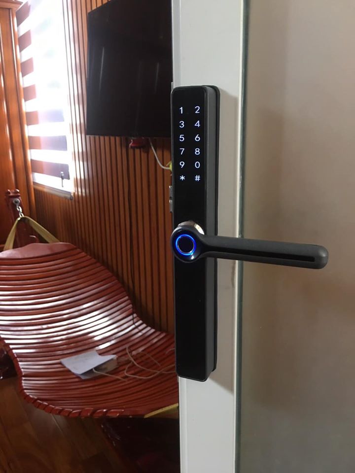 Thực hư thiết bị khóa cửa nhôm vân tay có an toàn không?