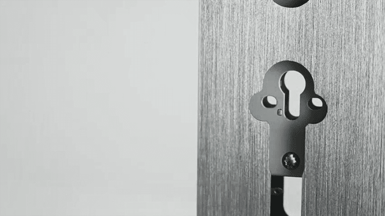 Cách Cài Đặt Khóa Cửa Vân Tay Như Thế Nào? Hướng dẫn từng bước 3