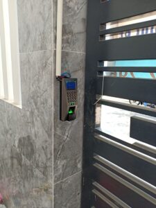 Khóa cửa vân tay cho phòng trọ kiểm soát người ra vào-3