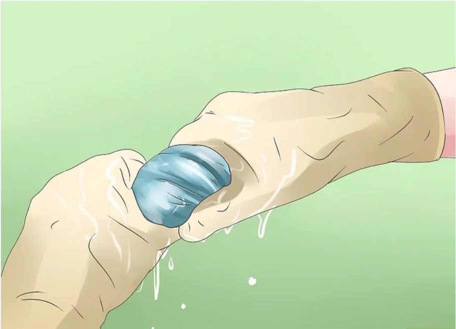 Vắt sạch nước trên khăn