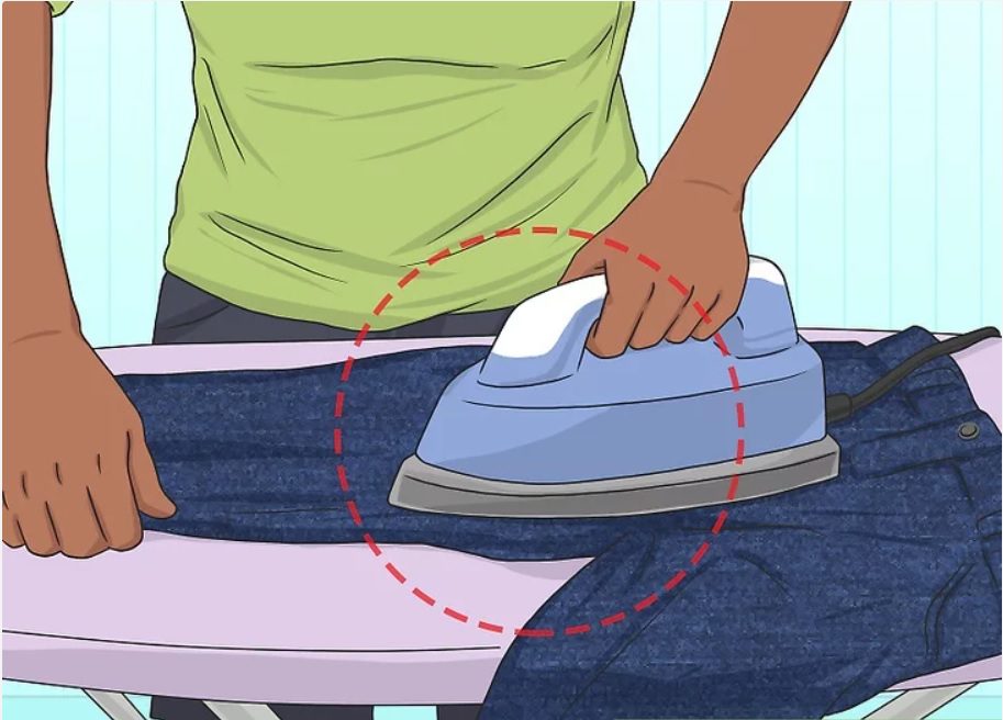 Ủi các khu vực cụ thể của quần jean vẫn cần thu nhỏ