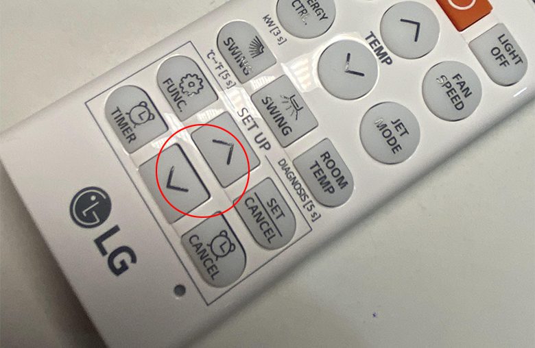 Bước 2: Nhấn nút mũi tên Λ hoặc V để cài đặt thời gian hiện tại