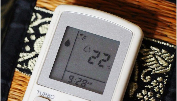 Chọn chế độ Dry trên máy lạnh để đuổi muỗi