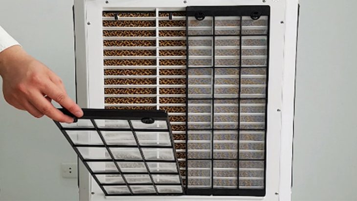 Tấm lưới chắn bụi trên quạt điều hòa Tấm lưới chắn bụi, lọc không khí