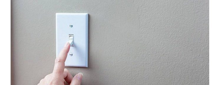 Bật điều hòa Nagakawa bằng atomat/công tắc riêng 