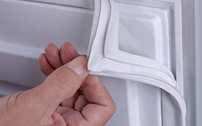 Tủ lạnh bị nóng do chưa đóng kín