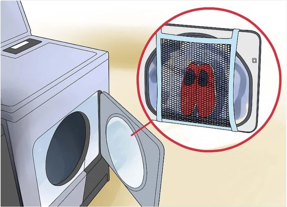 Làm khô giày bằng túi giày gắn ở cửa máy - cách để giày không bị va đập trong máy sấy