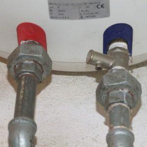 xả e bình nóng lạnh