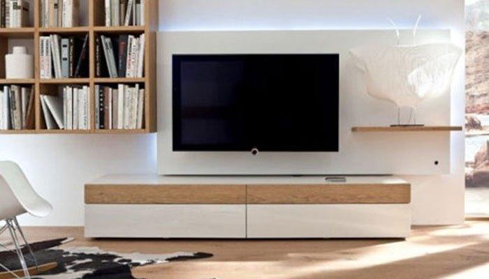 không để tivi trực tiếp tiếp xúc với ánh nắng