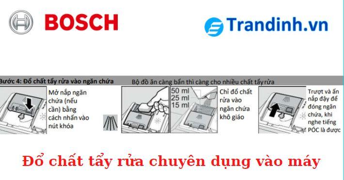 Đổ nước trợ xả vào máy