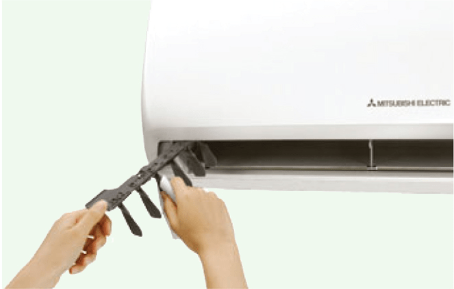 Bước 2: Làm sạch cánh đảo gió của điều hòa