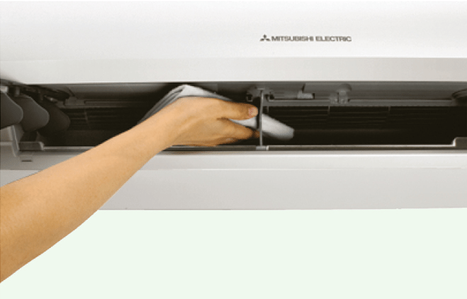 Bước 3: Làm sạch bên trong lồng quạt