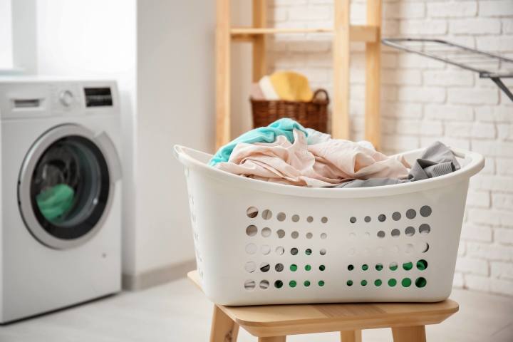 Cách vắt quần áo bằng máy giặt đúng cách Cách vắt quần áo bằng máy giặt Sanyo