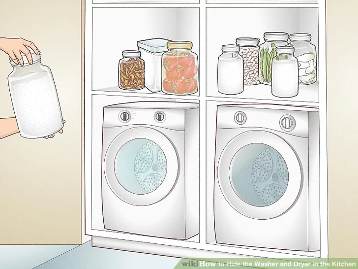 Di chuyển vật dụng đựng thức ăn sang các tủ khác, nhường chỗ cho các thiết bị